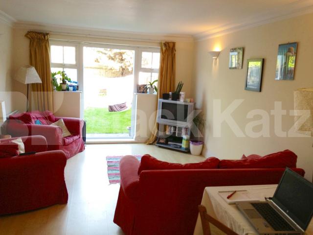 			LET, 3 Bedroom, 1 bath, 1 reception Mews House			 Harper Mews, Garratt Lane , Earlsfield